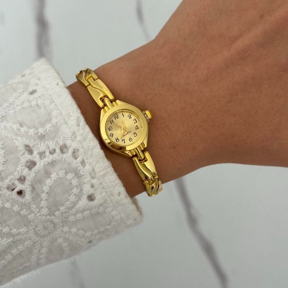 Sku 0476 vintage vibe gold mini watch + in a gift box + strap reduction tool - Picture 2 of 8